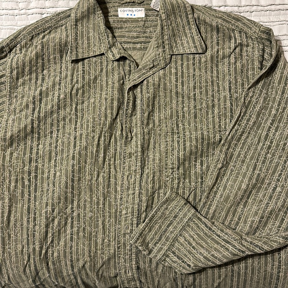 Covington Men’s Long Sleeve, Army Green, Button Down with Floral Pattern.